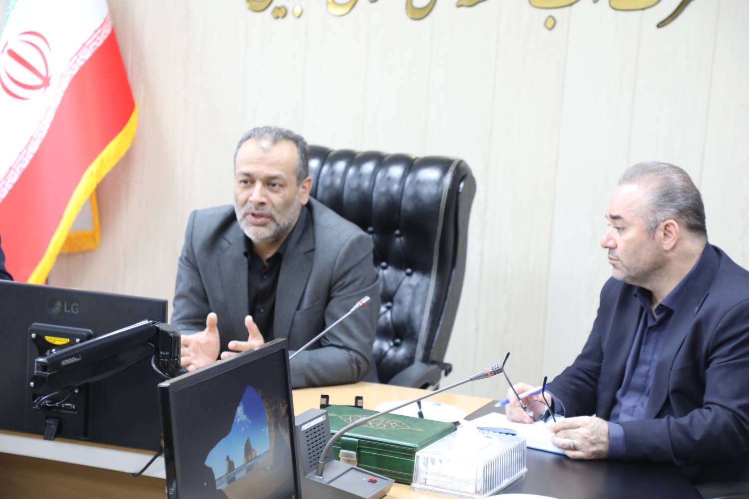 ارتقاء انگیزه، تقویت روحیه همدلی و همکاری و رسیدگی به رفاه همکاران در اولویت قرار گیرد